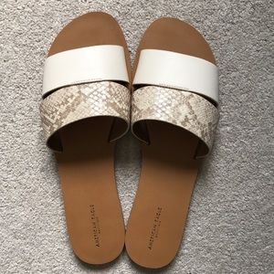 American Eagle Sandals